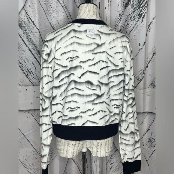 VARLEY Sawtelle Tiger Print Sweatshirt White & Black M - Picture 6 of 9